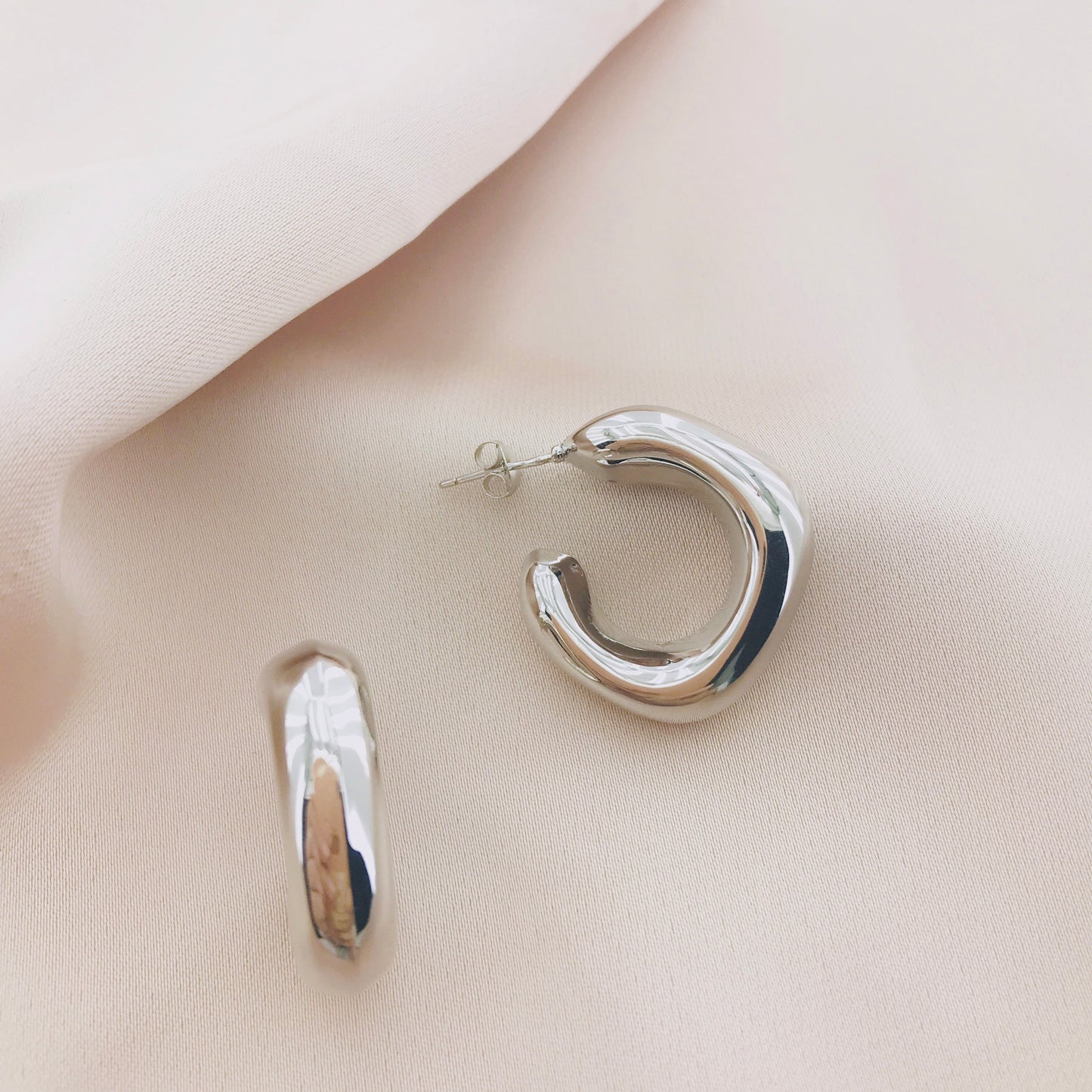 Women's Fashion Hollow Hoop Earring