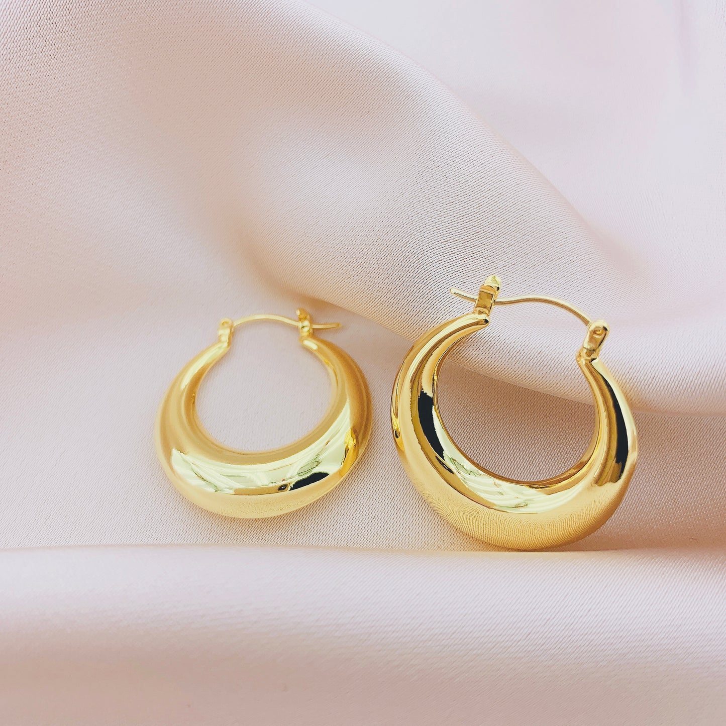 Women's Fashion Hollow Hoop Earring