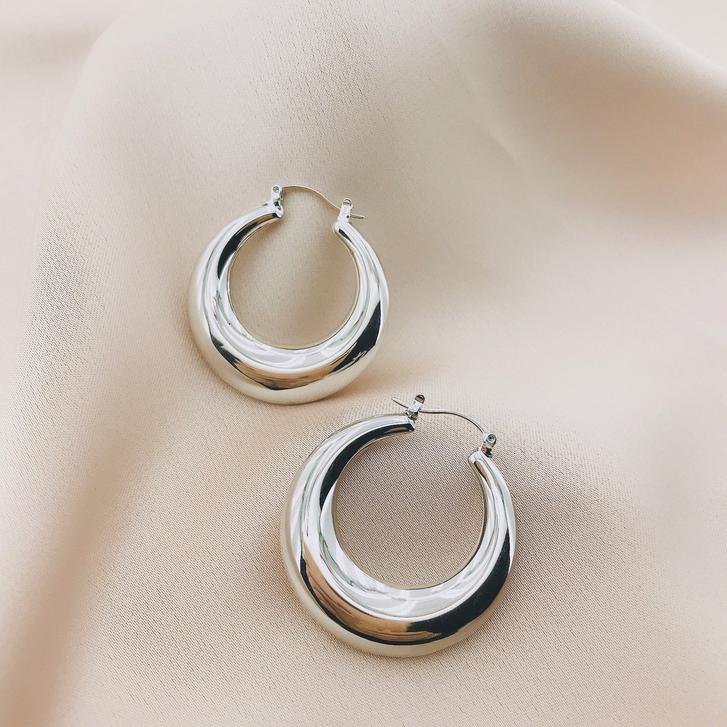 Women's Fashion Hollow Hoop Earring
