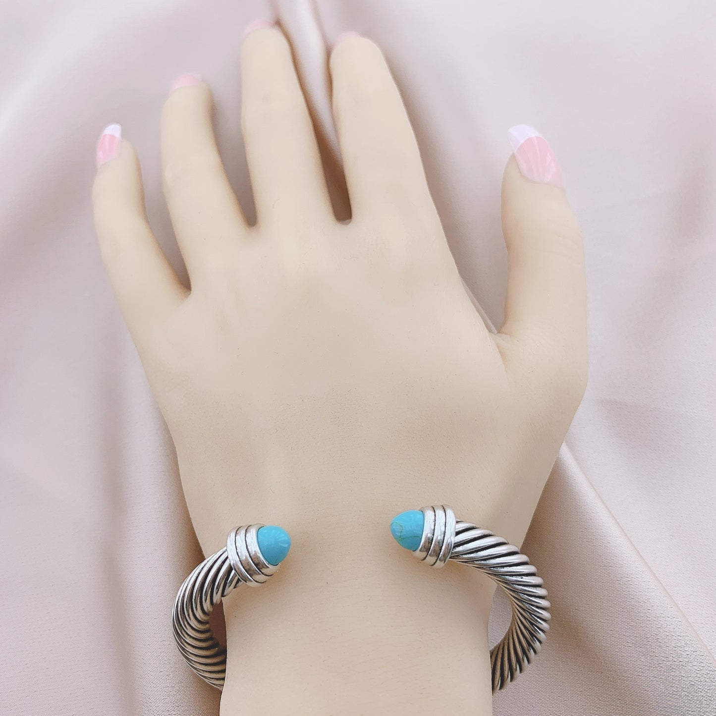 Womens's Turquoise Vintage Antique Cuff Bangle
