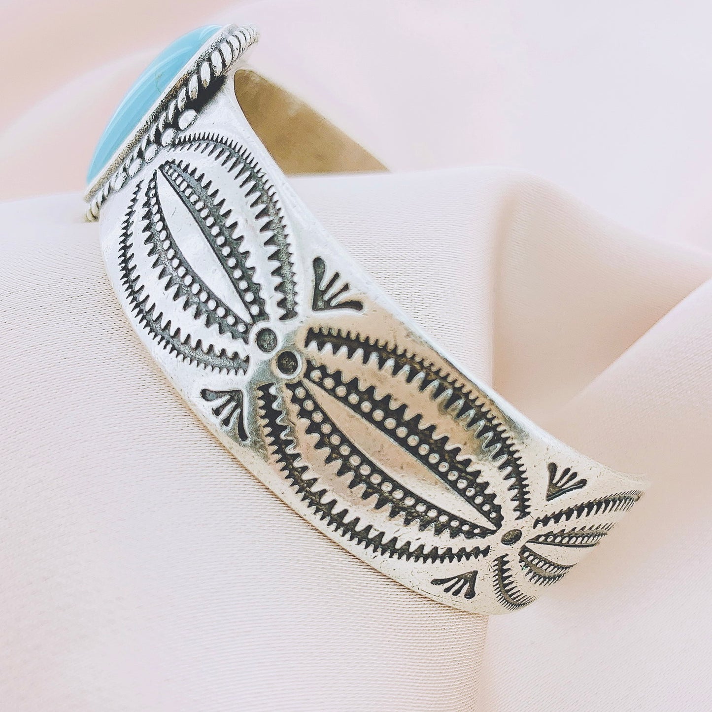 Women's Fashion Vintage Antique Bangle