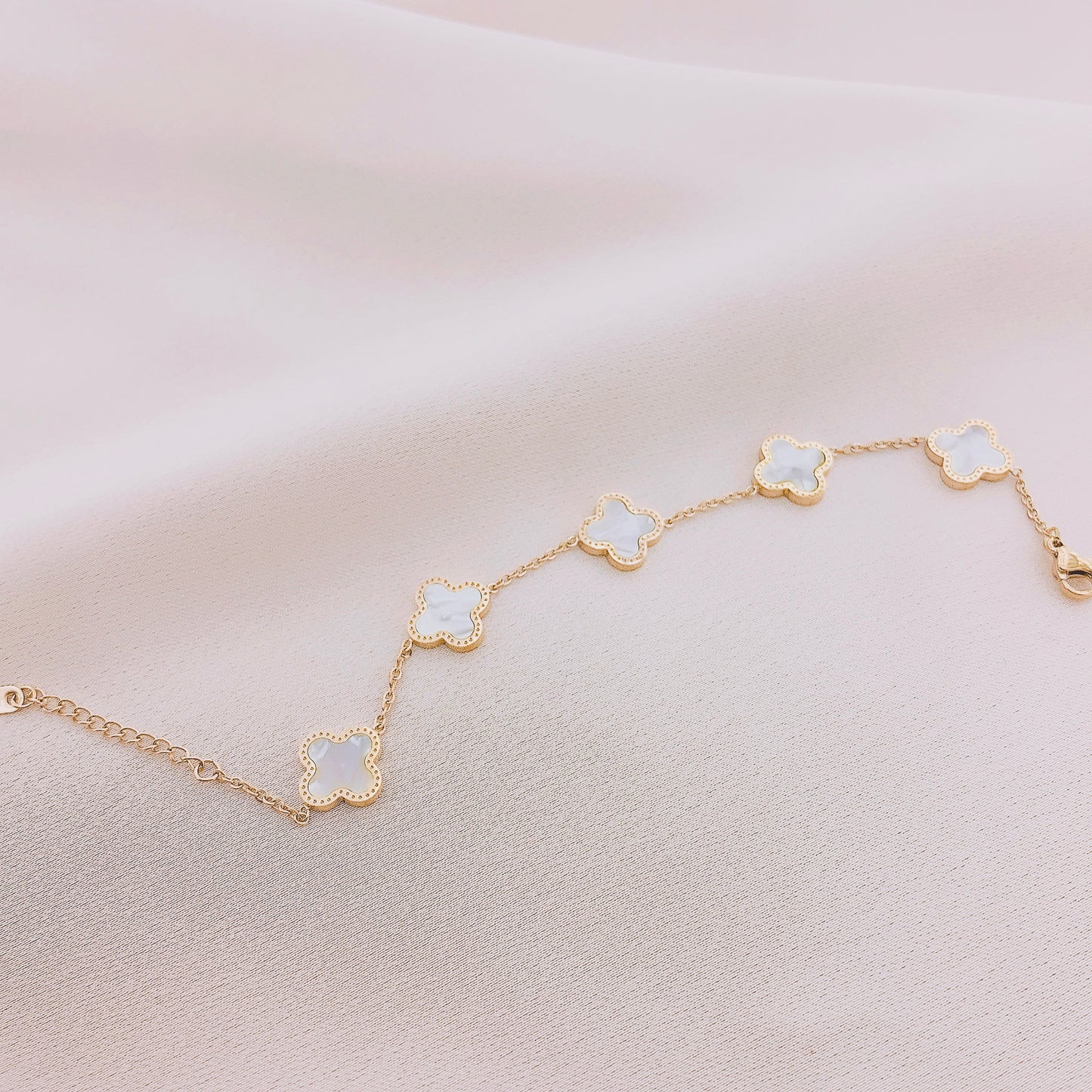 Women's Fashion White Shell Four Clover Bracelet
