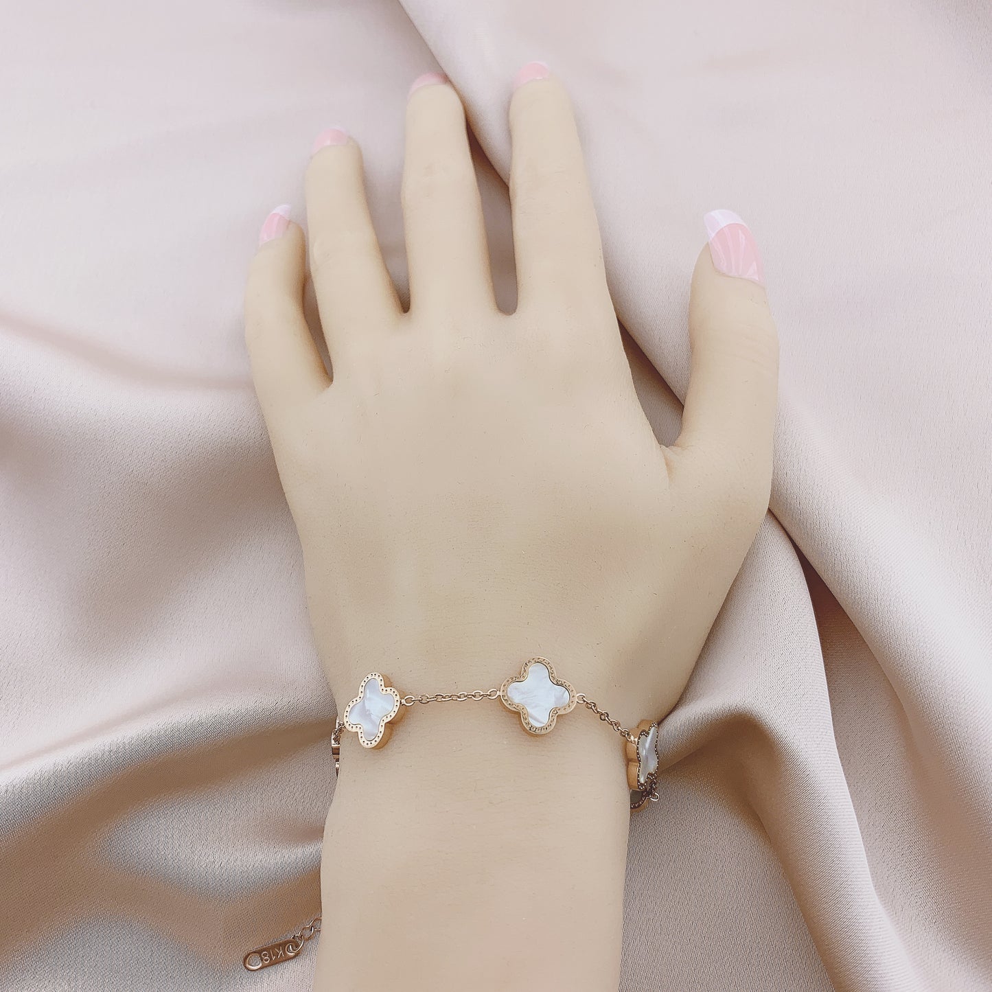 Women's Fashion White Shell Four Clover Bracelet