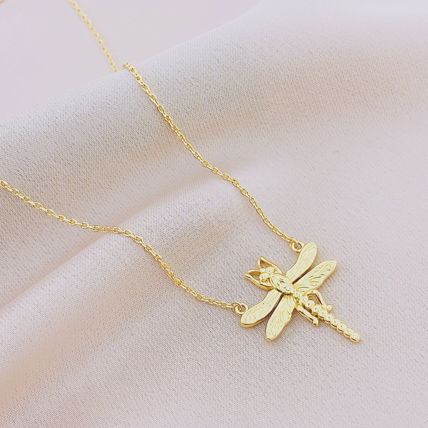 Women's Fashion Animal Dragonfly Pendant Necklace